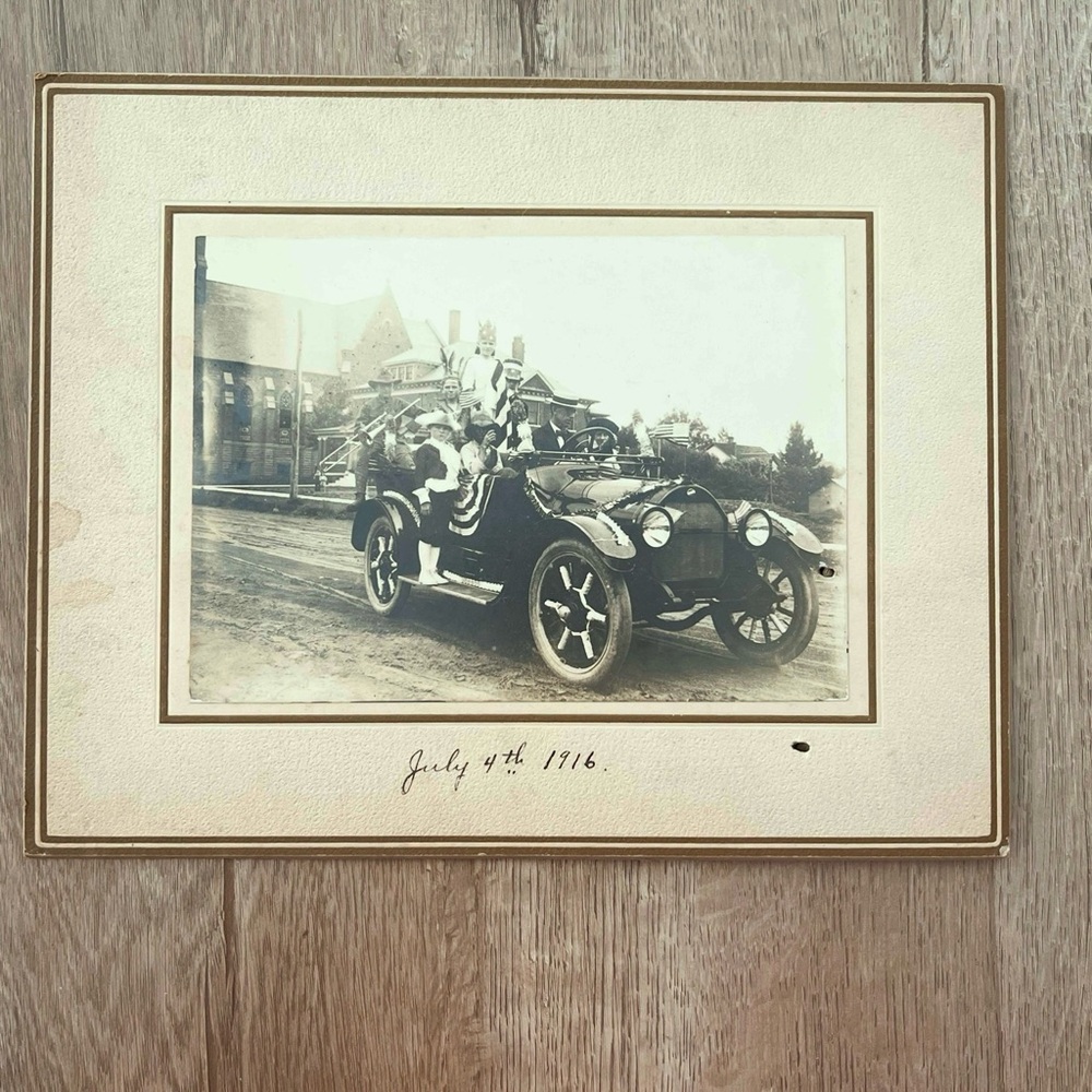 Antique 1916 July 4th Parade Children In The Car Street Scene Photo 8”x10”